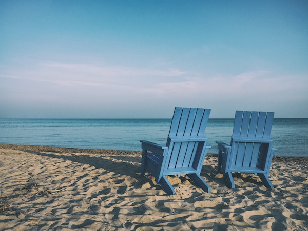 Easy Places for Canadians to Retire To