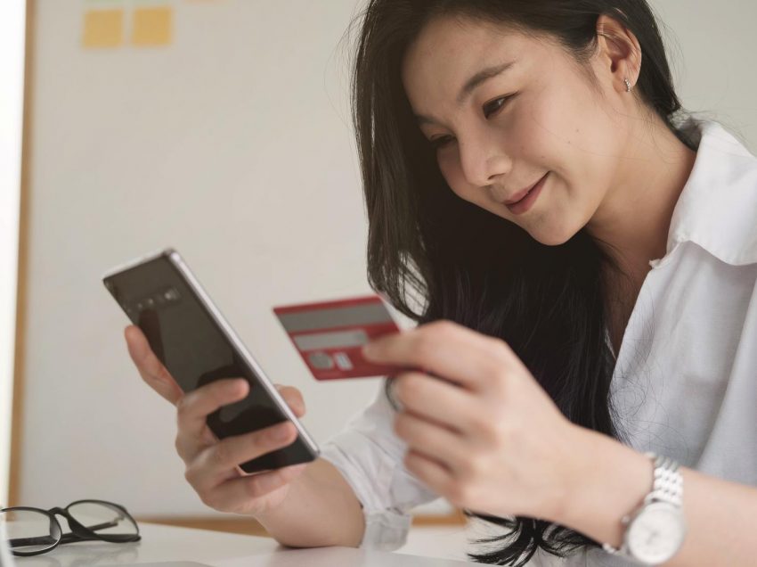 5 Purchases You Should Make With A Credit Card
